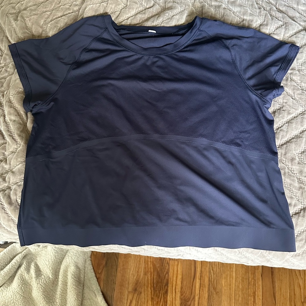 Lululemon Final Lap Short Sleeve Size S/M
